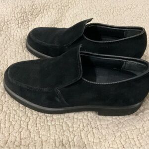 Hush Puppies Bracco Black Suede Slip-On Loafers with Cushioned Sole Womens sz 6